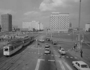 Dresden. Blick vom Hauptbahnhof in die Prager Straße