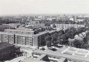 Dresden. Blick von den Wohnhochhäusern in Zschertnitz zur Innenstadt