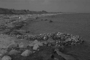 Marienleuchte: Küste an die der Fährhafen kommt, von der anderen Seite