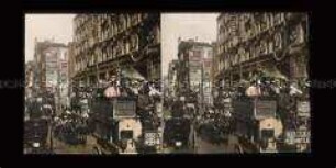 Verkehr und Dekoration am Strand, London