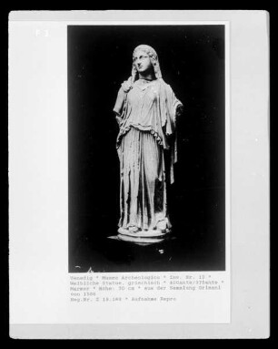 Weibliche Statue, griechisch
