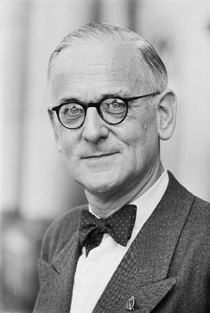 Dresden. Professor Dr. Karl Laux, Rektor der Musikhochschule Dresden, Porträt, 1951