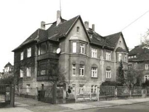 Dresden-Trachau, Wilder-Mann-Straße 25/25b. Doppelwohnhaus (um 1910). Straßenansicht
