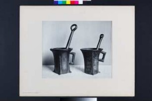 Foto: Zwei Mörser mit Pistill aus Bronze
