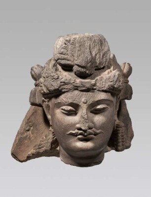 Kopf eines Bodhisattva mit Turban und Schnurrbart