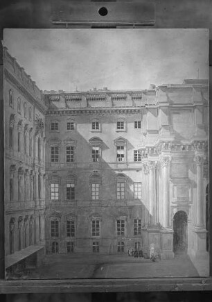 Schlosshof und Portal 3 in Berlin