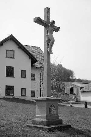 Wegekreuz (Wegekreuz); Nüsttal, Am Rosenbach 13