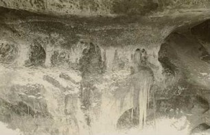 Elbsandsteingebirge. Unterhöhlung im Sandstein am Kuhstallfelsen