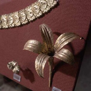Athen, Archäologisches Nationalmuseum. Lilienblüte aus Goldblech, mykenisch. Aus dem Kuppelgrab von Kapaker bei Volos