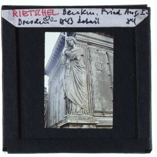 Dresden, Rietschel, Friedrich August I.-Denkmal : Detail, Socckel