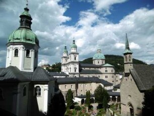 Salzburg: Stiftskirche St. Peter/Dom/Margarethenkapelle (Petersfriedhof)