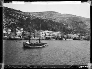 Gravosa, Hafen mit Dampfer