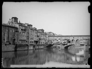 Florenz: alte Häuser am Arno