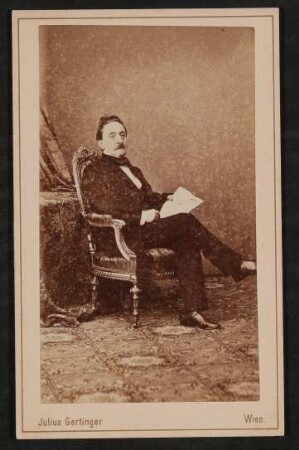 Laurenz Fohleutner, Hofmannsthals Großvater mütterlicherseits, im Lehnsessel sitzend