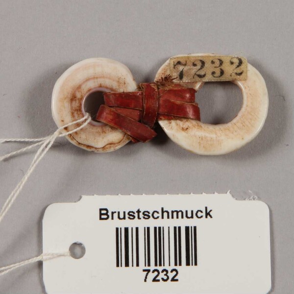 Brustschmuck