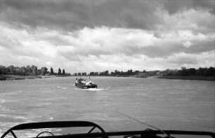 Ottmarsheim: Einfahrt in das Rheinbett