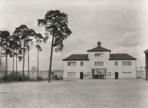 Sachsenhausen (Oranienburg-Sachsenhausen). Gedenkstätte und Museum Sachsenhausen. Eingang zum ehem. Konzentrationslager