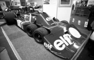 Basel (Schweiz): Racingschau; Rennwagen; anlässlich der Basler Herbstmesse