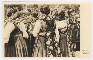 Gruppenbild in Tracht
