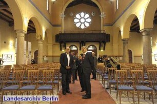 Der Regierende Bürgermeister von Berlin, Klaus Wowereit besucht den Bezirk Marzahn - Hellersdorf