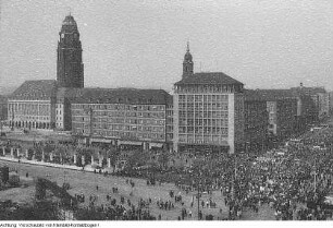 Dresden, 1.Mai (Internationaler Kampf- und Feiertag der Werktätigen), Maidemonstration auf der Ernst-Thälmann-Straße (heute: Wilsdruffer Straße), 1. Mai 1967