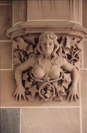 Weibliche Figur mit Weinranken