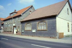 Gaststätte "Zur Erholung" an der Hauptstraße mit Saalanbau