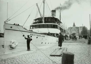 Stettin, Seebäderdampfer : Stettin (Szczecin/Polen). Seebäderdampfer "Deutschland" am Dampfschiffsbollwerk