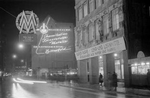 Die Leipziger Innenstadt bei Nacht während der Messe