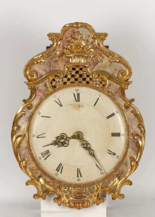 Holzräderuhr mit geschnitztem Schild, Schwarzwald, um 1780