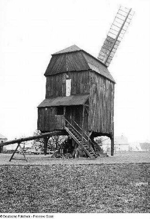 Relikt einer Bockwindmühle, Sachsen (vor 1945)