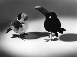 Steiff-Spielzeug. Zwei Vögel