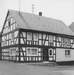 Fachwerkhaus (Fachwerkhaus); Nüsttal, Lindenstraße 10