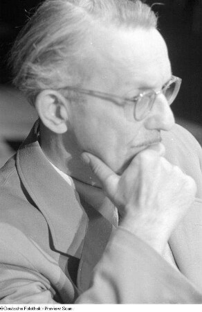 Porträtaufnahmen von Michael Bohnen, Intendant der Deutschen Oper Berlin von 1945-1947