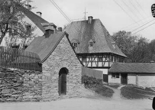 Frohnau, Kr. Annaberg, Neue Schachtkaue der Fundgrube Bierschnabel, im Hintergrund Huthaus des Frohnauer Hammers