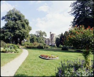 Potsdam, Park Babelsberg, Pleasureground, im Hintergrund Schloss Babelsberg.