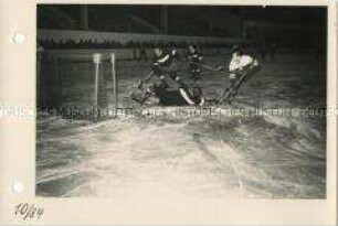Eishockeyspiel CSR - DDR in der Werner-Seelenbinder-Halle in Berlin