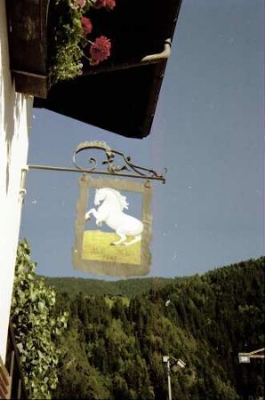 St. Pankraz: Aushängeschild [Nasenschild], Rössle