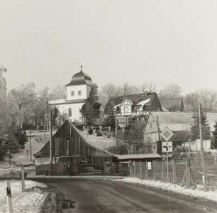 Pfarrkirche : Ortsteilansicht mit Pfarrkirche