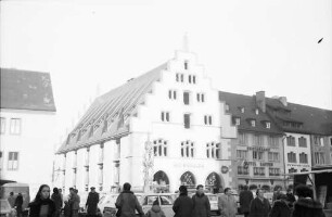Freiburg: Das Neue Kornhaus, Außenansicht vom Münsterplatz