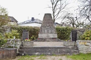 Ehrenmal; Neu-Anspach, An der Dörrwiese