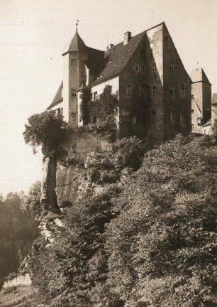 Blick vom Rathaus auf Burg Hohnstein