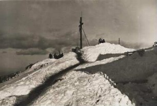 Elstergebirge. Gipfelkreuz am Wank bei Garmisch-Partenkirchen