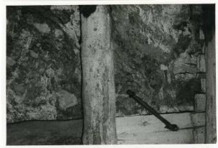 Dresden-Gittersee. Grubenfeld Gittersee. 1. Sohle. Querschlag 4 E bei 137 m. Porphyritkonglomerat über Phyllit (kristalliner Schiefer)