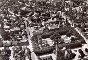 Luftbild: Christuskirche am Kaiser-Wilhelm-Platz. Ansichtskarte. Detmold. um 1962. Stadtarchiv Detmold BA Nr. 3730