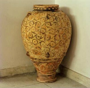Iraklion. Archäologisches Museum. Pithos mit Spiralgeflecht, etwa 75cm. Von der Insel Psirá, Ostkreta. Nach 1700, Neopalatial. P5