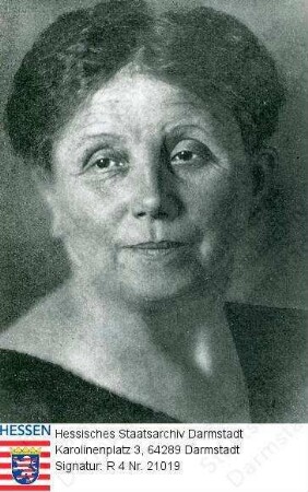Balser, Karoline geb. Schmierer (1873-1928) / Porträt, vorblickendes Brustbild