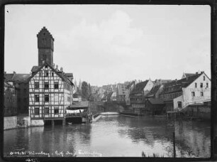 Nürnberg, An der Pegnitz. Nägeleinsmühle mit Wasserturm links, Dürrenmühle rechts, 1913