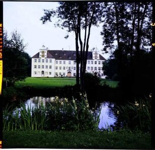 Kisslegg: Schloss, Berufsschule vom Park aus