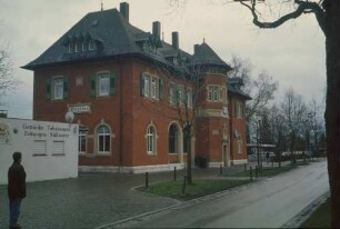 Langenau Empfangsgebäude Bahnsteig